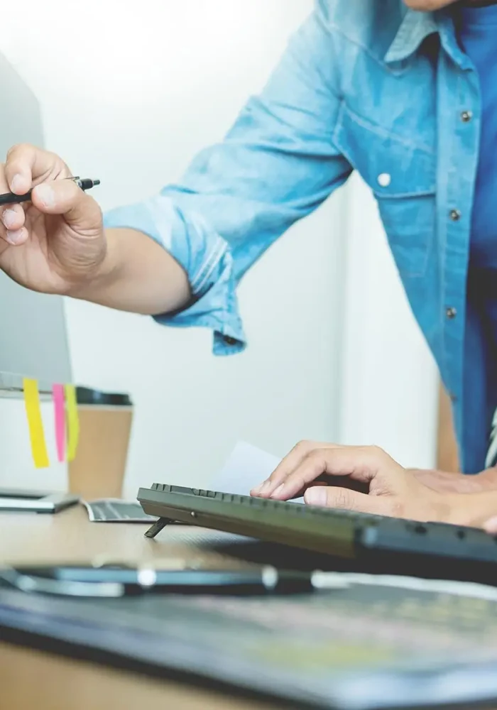 programmer-outsource-developer-team-coding-technol-AU7NAZ6